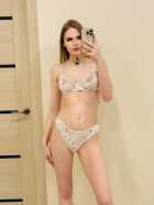 ДЖЕССИКА ВПЕРВЫЕ В НУР, 19 лет